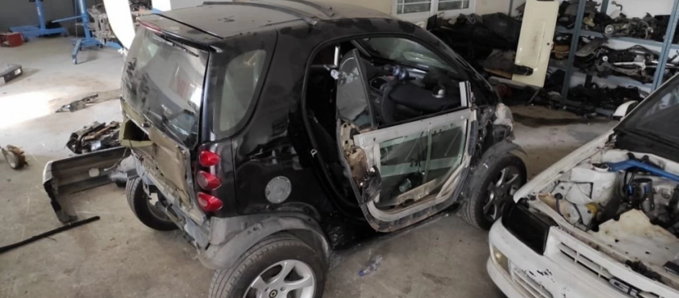 Εξαρθρώθηκε σπείρα που είχε... αδυναμία στα Smart & διακινούσε κοκαΐνη - Οι αποκαλυπτικοί «κώδικες επικοινωνίας» (φώτο)